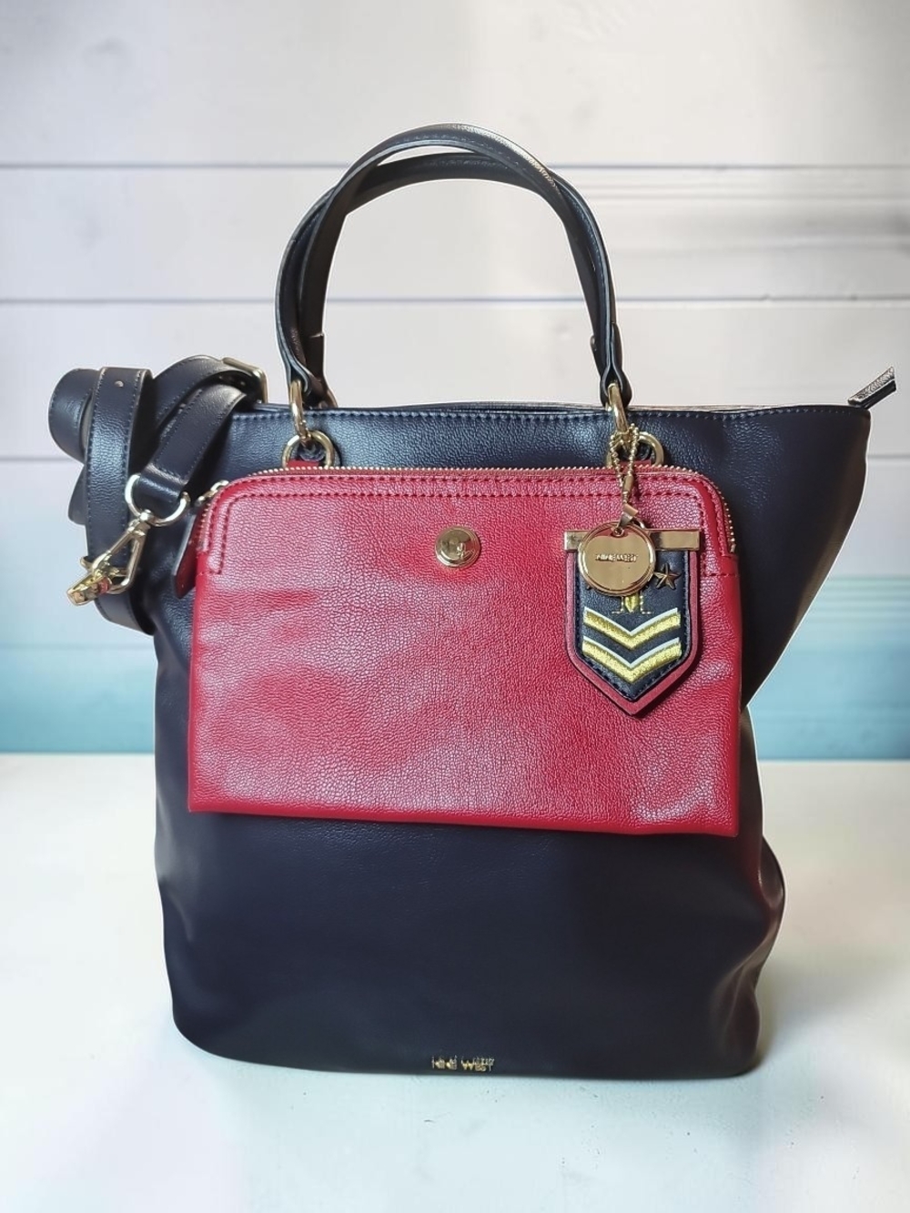 Nine West Navy Tote/Shoulder Bag with Red Front Pouch EUC No Callouts